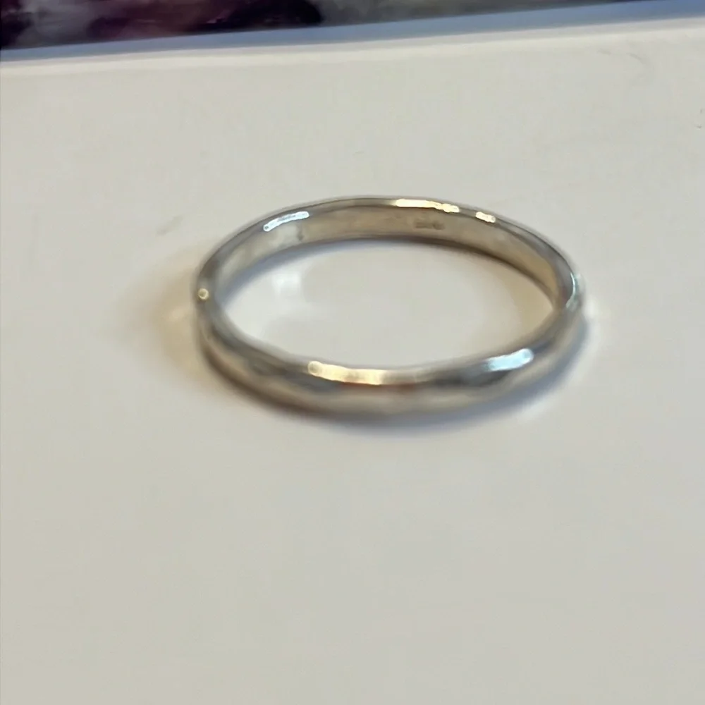 925 STERLING SILVER DAINTY HAMMERED BAND MIDI THUMB RING